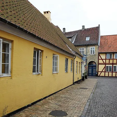 Faaborg Vandrehjem Хостел Фоборг